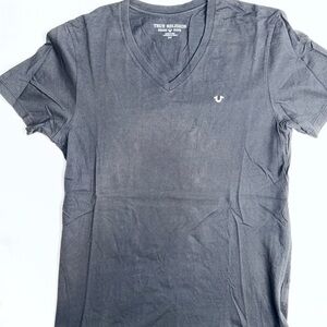 Men’s Legacy True Religion V-Neck Tee Size Small